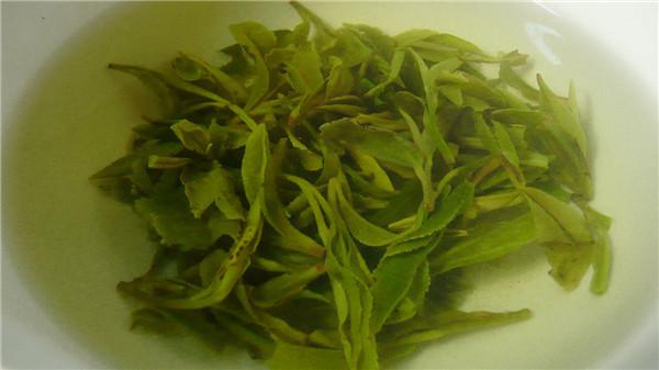 绿茶属于酸性还是碱性（绿茶水是酸性还是碱性）